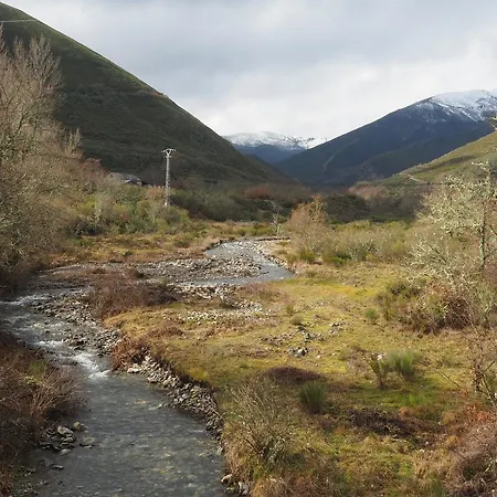 Planet Ancares Hotel *